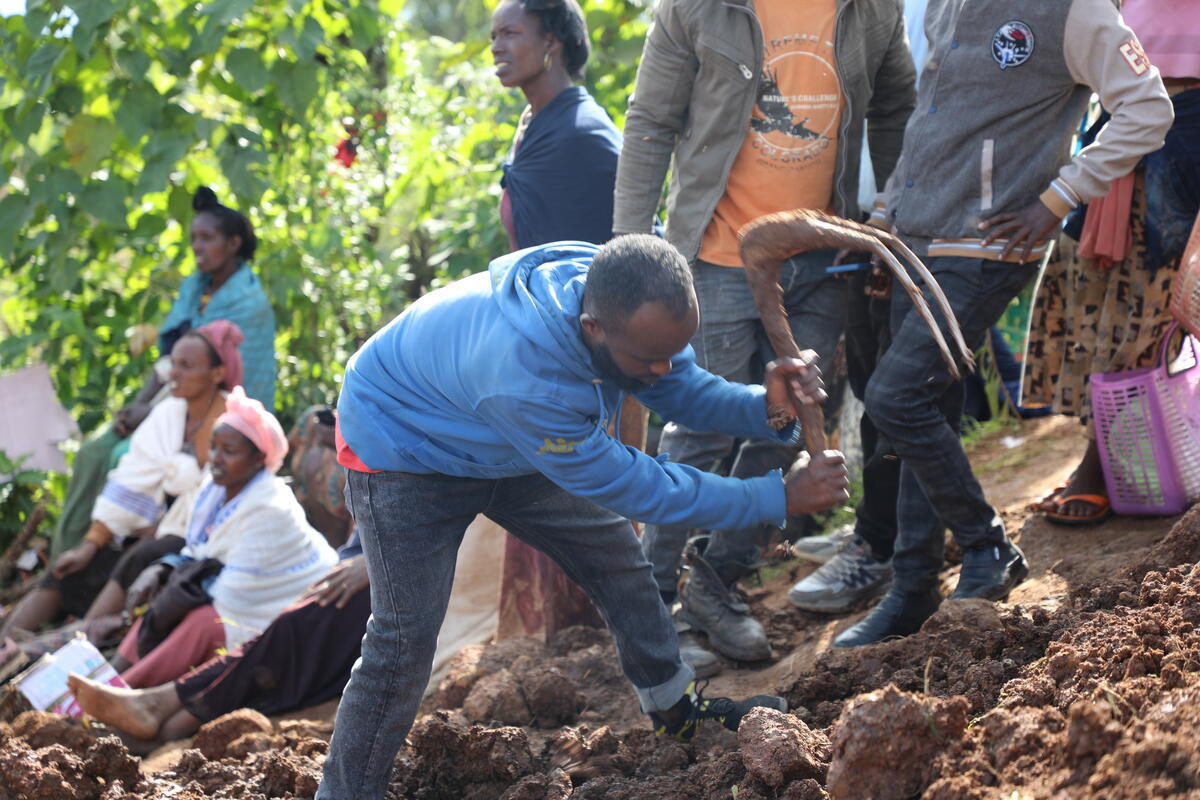 Hope of life is lost, but some continue trying to retrieve remains and possessions. 