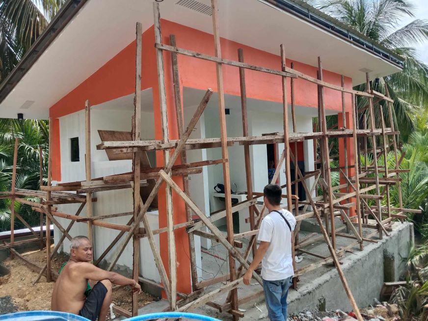 Childhood Rescue Philippines promoted the transformation of an old rundown breastfeeding center in Cotabato City, into a “breast milk bank”, providing vital nourishment to hundreds of infants in need. The facility, supported by community efforts and partners like World Vision through the Childhood Rescue project, helps premature, ill, and malnourished babies who lack access to maternal breast milk. 